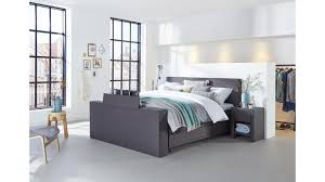 bed met tv lift
