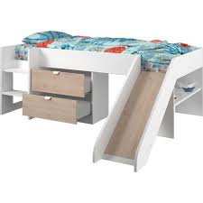bed met glijbaan